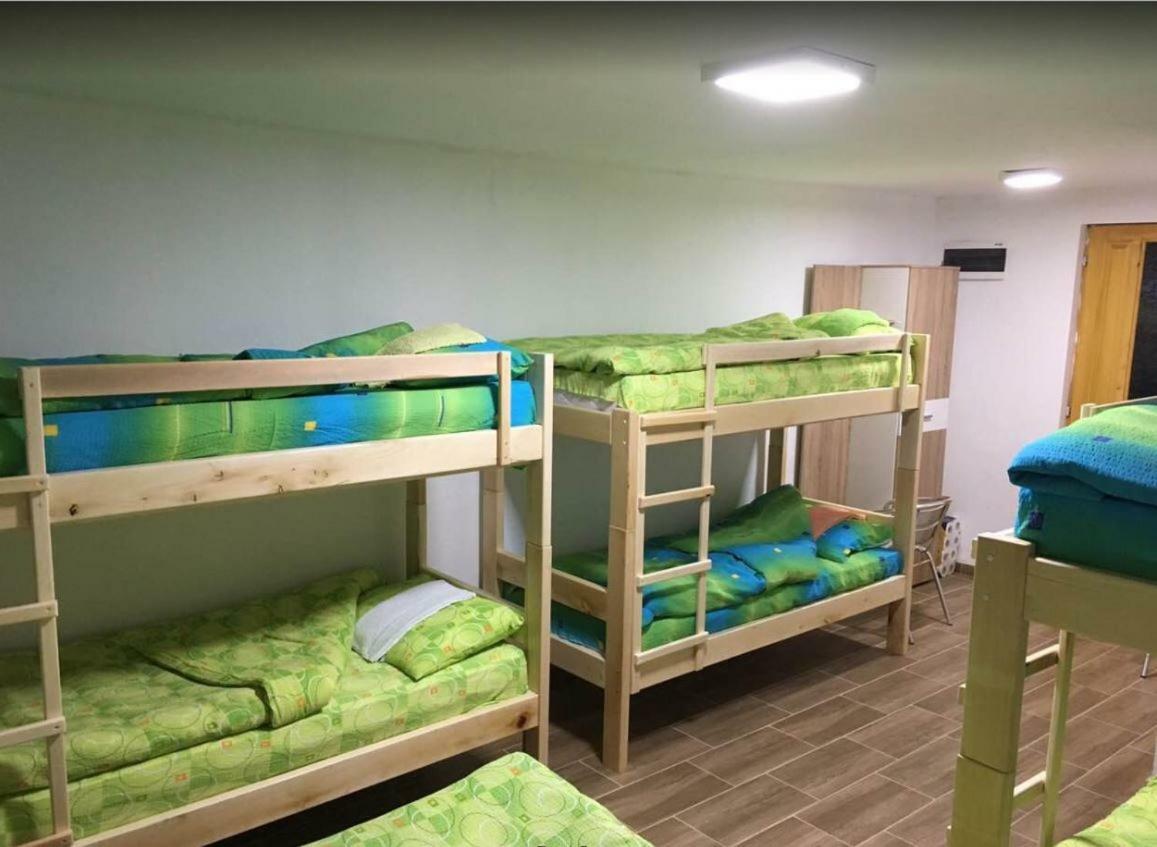 Domacinstvo Kod Gere Bed and Breakfast Crni Vrh Buitenkant foto