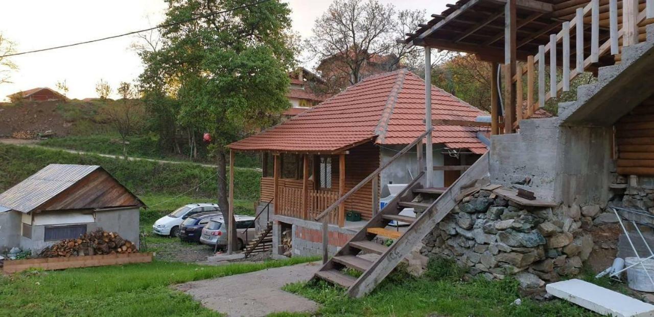 Domacinstvo Kod Gere Bed and Breakfast Crni Vrh Buitenkant foto
